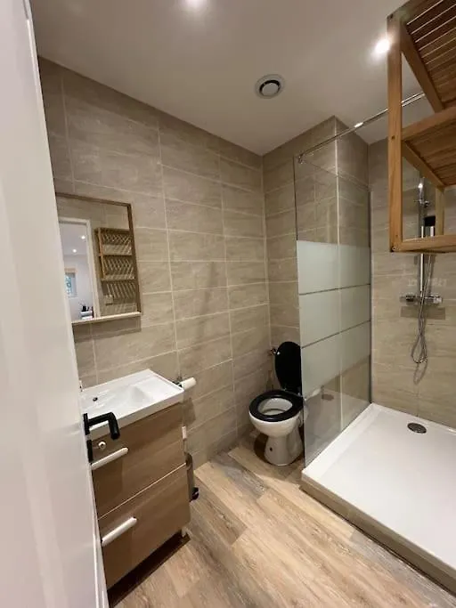 Tres Bel Appartement Neuf Avignon 0*,  France